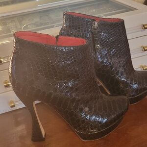 Alice + Olivia Black Faux-Snakeskin High Heel Ankle Booties with Red Lining